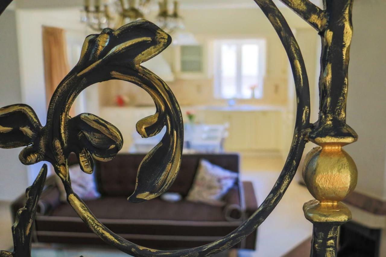 Maison Fleurs Diakopto Bagian luar foto