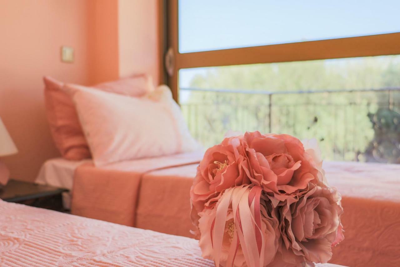 Maison Fleurs Diakopto Bagian luar foto