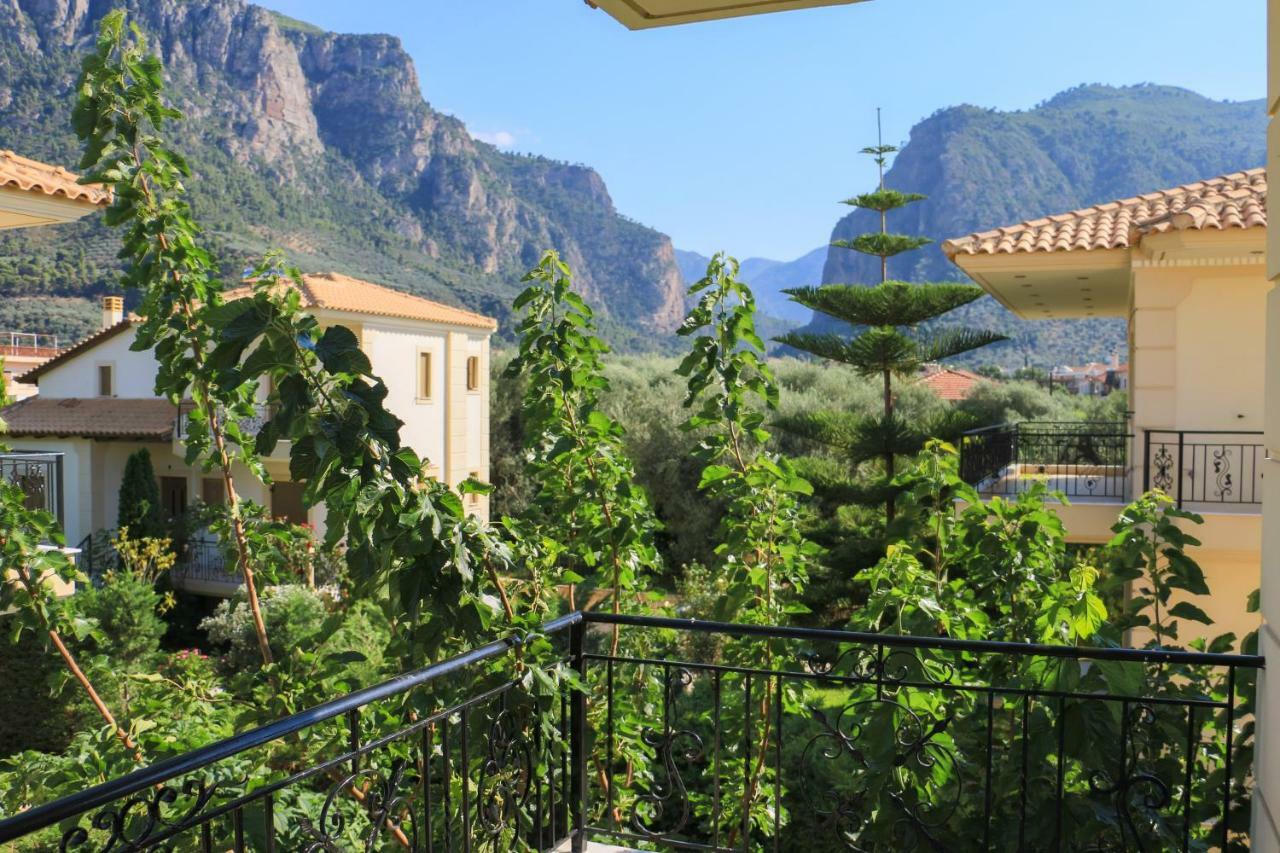 Maison Fleurs Diakopto Bagian luar foto